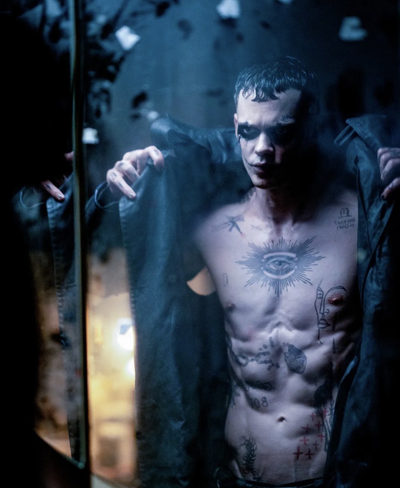 The Crow de premières images du reboot avec Bill Skarsgard